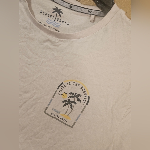 Men’s Desert Dunes Paradise Island Graphic T-Shirt Size small - Picture 5 of 7